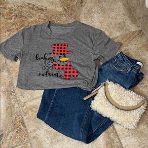 Gray Short Sleeve Tee with Red Plaid Snowman Design